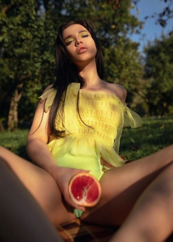 Шакира, Г. Солнечногорск